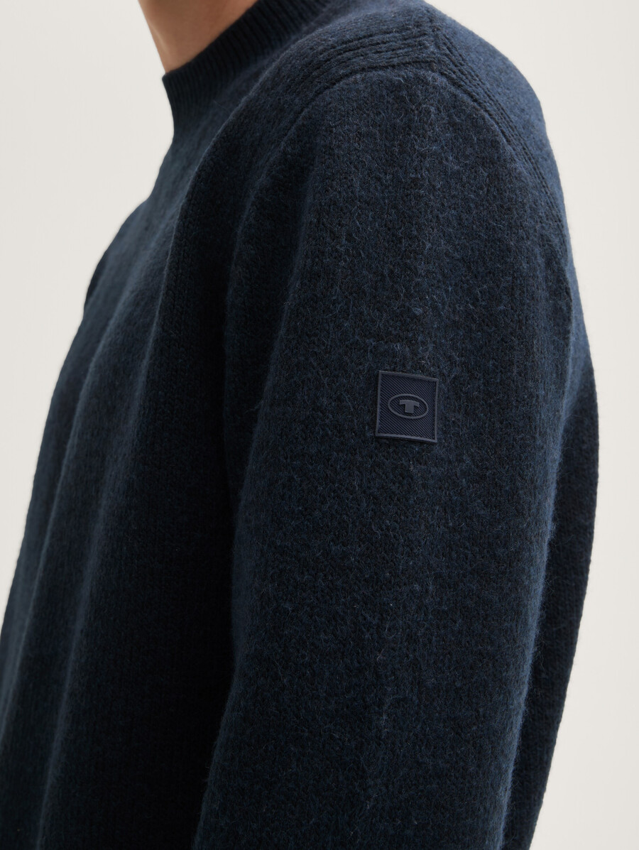 pull en maille à col montant