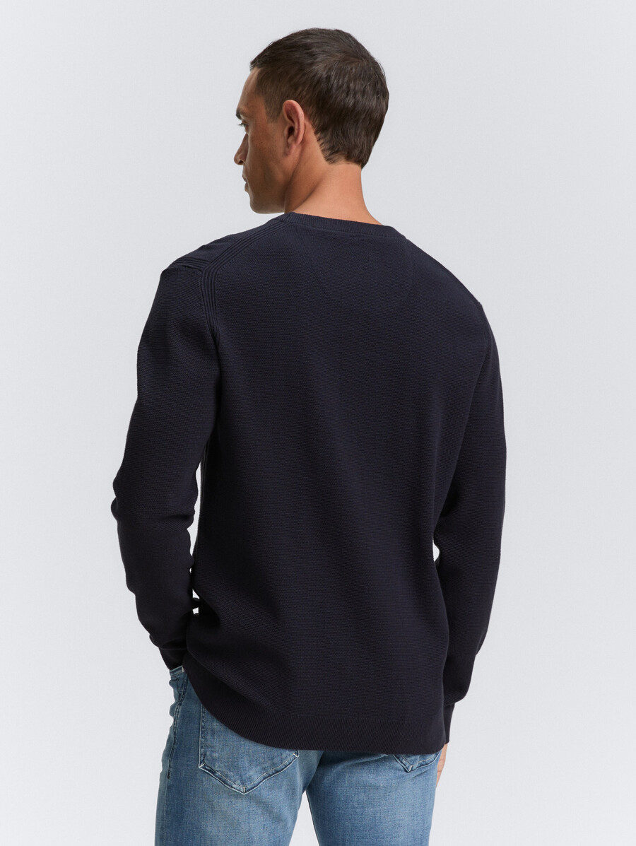 pull tricoté en coton biologique