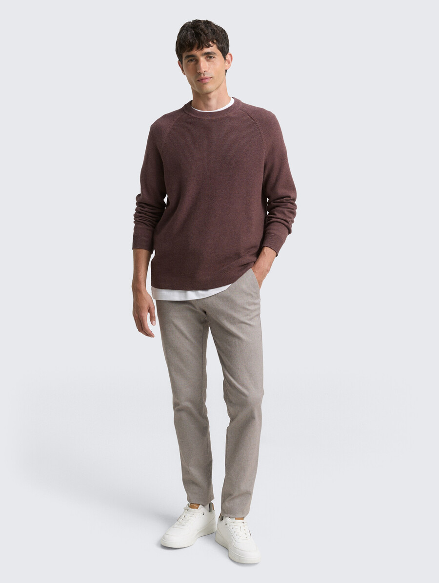 pull tricoté avec teneur en laine