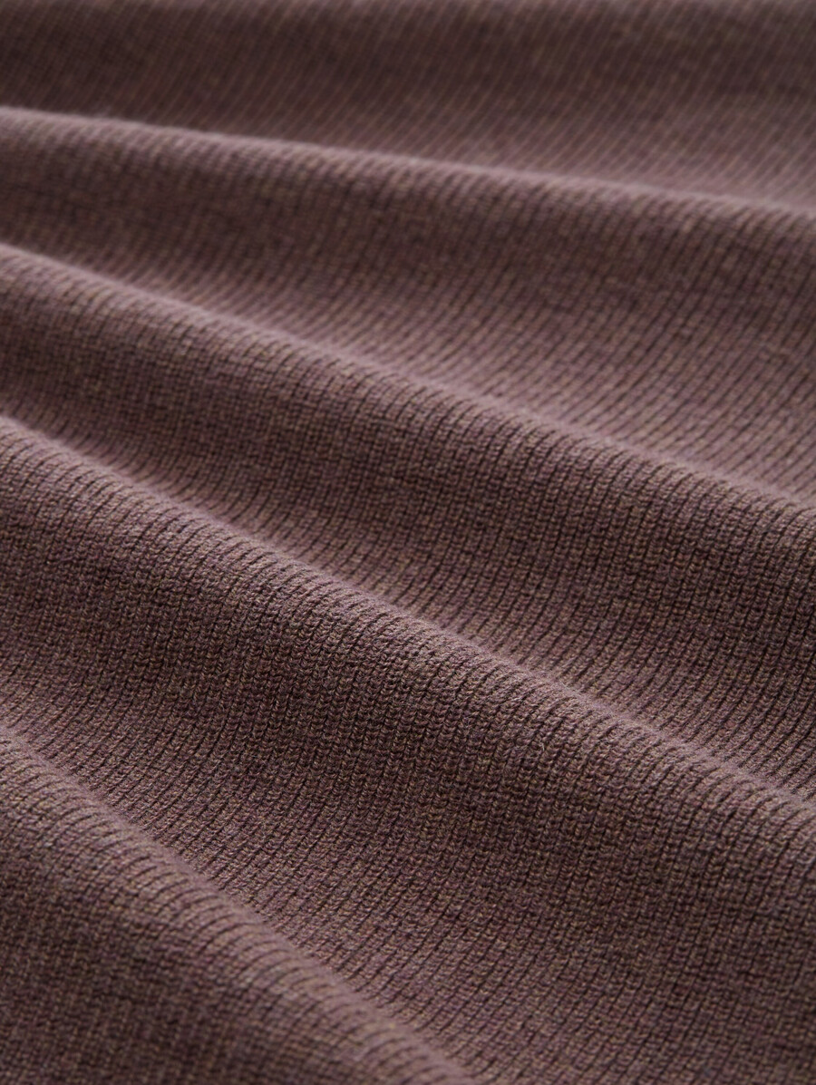 pull tricoté avec teneur en laine