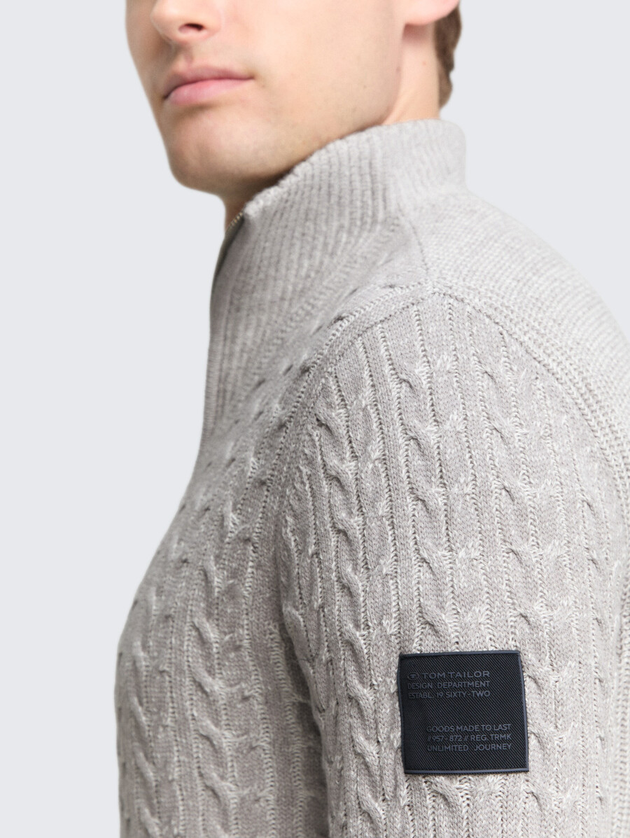 pull en maille troyer avec torsades