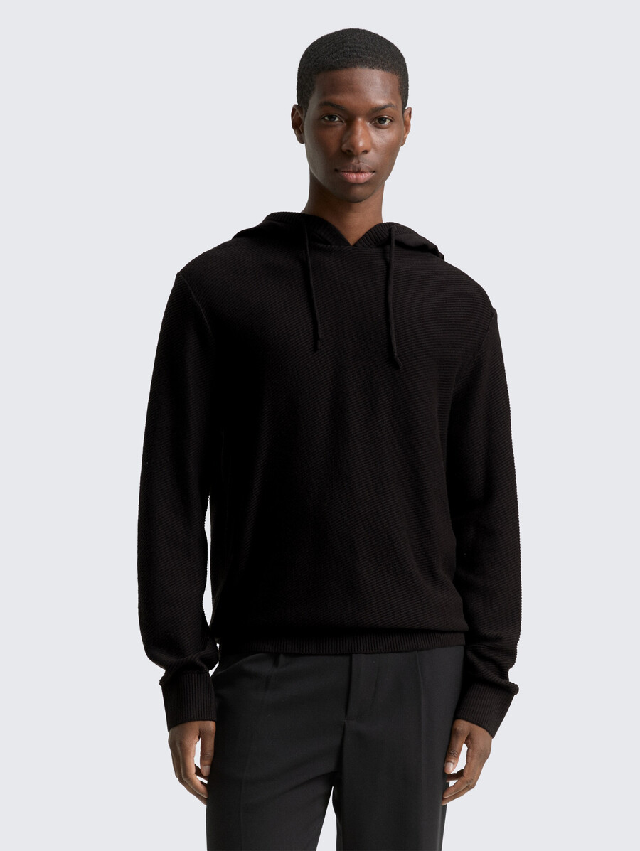 pull en maille à capuche