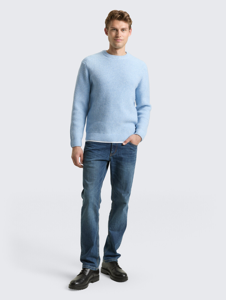 pull tricoté avec teneur en laine