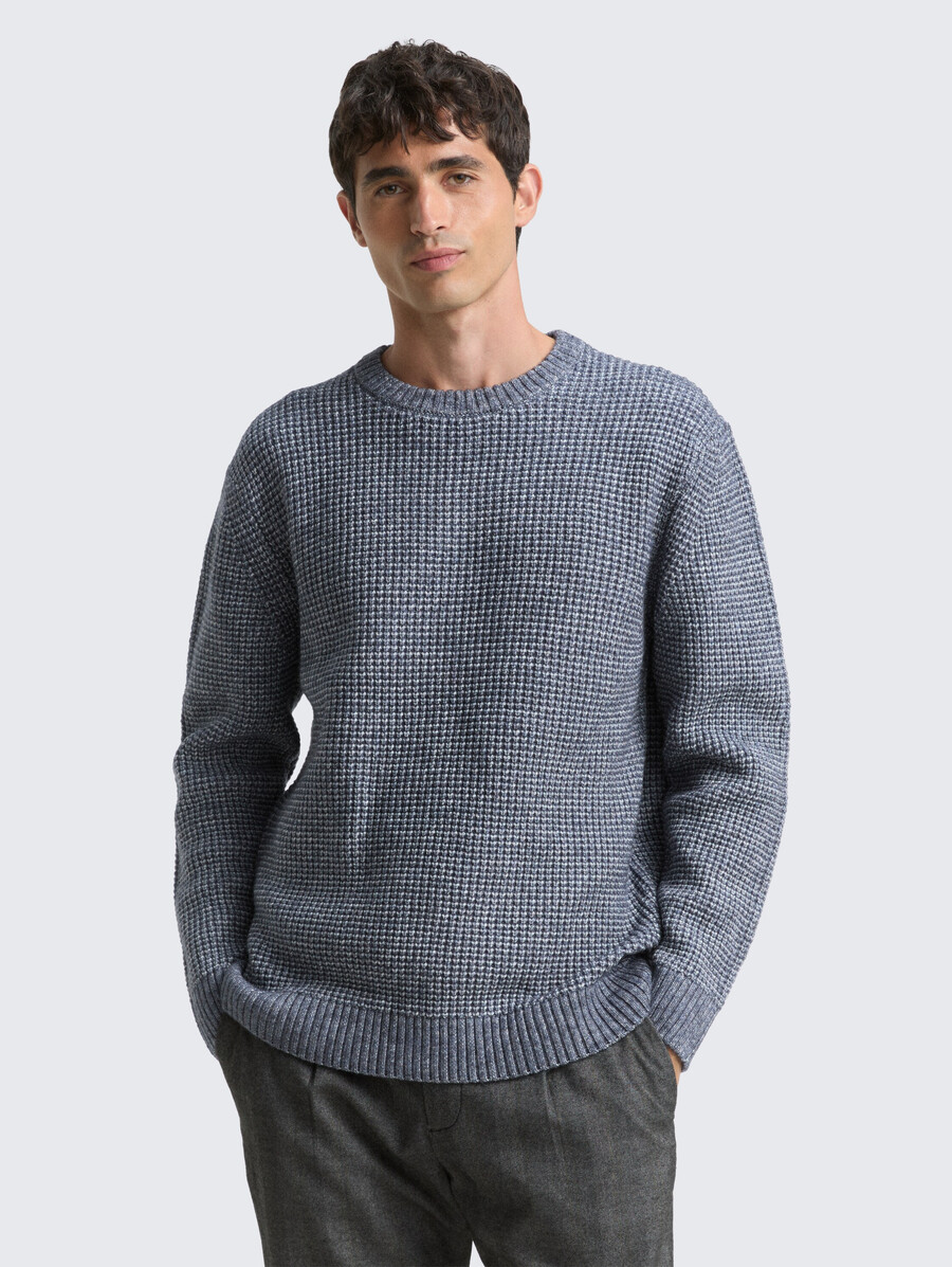 pull tricoté avec teneur en laine