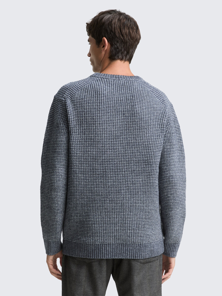 pull tricoté avec teneur en laine