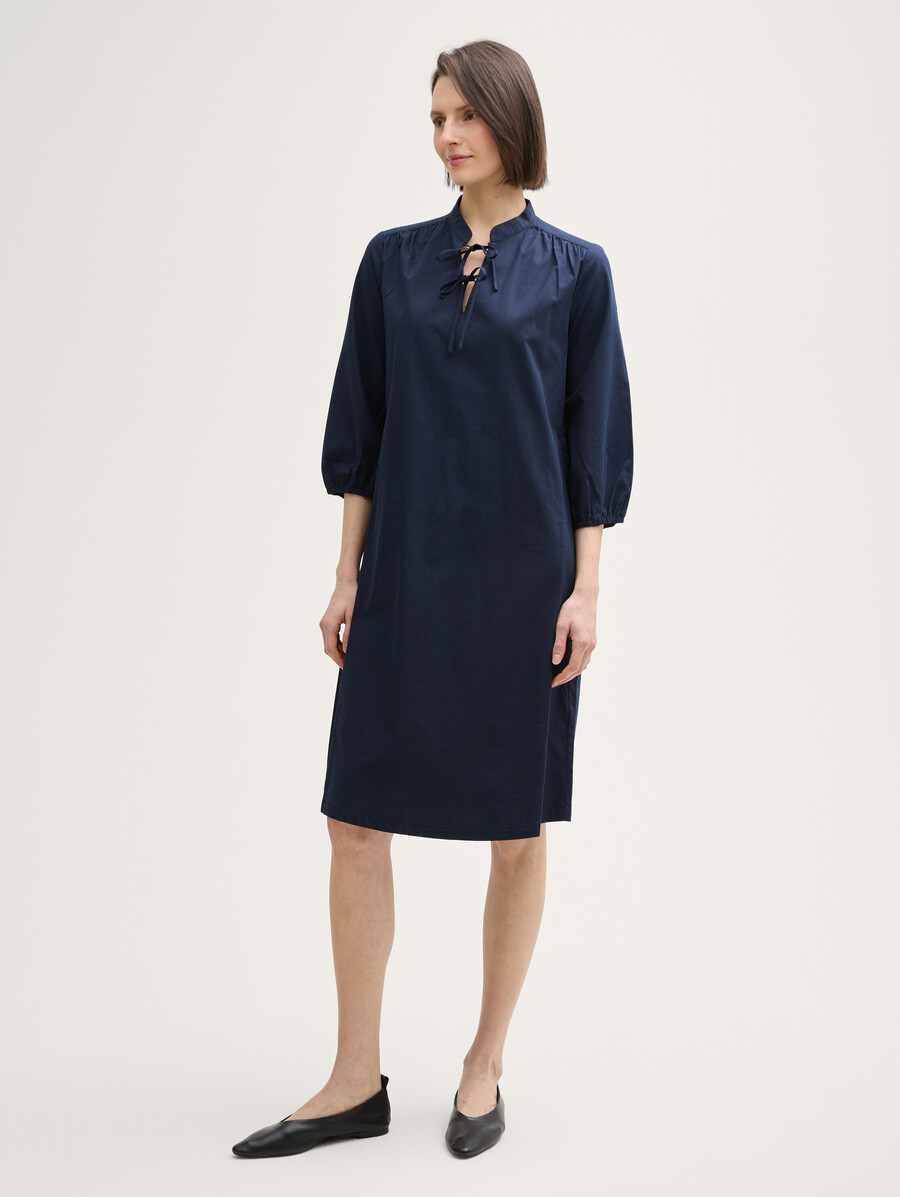 robe à détails lacés