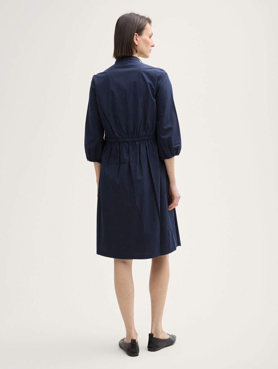 robe à détails lacés