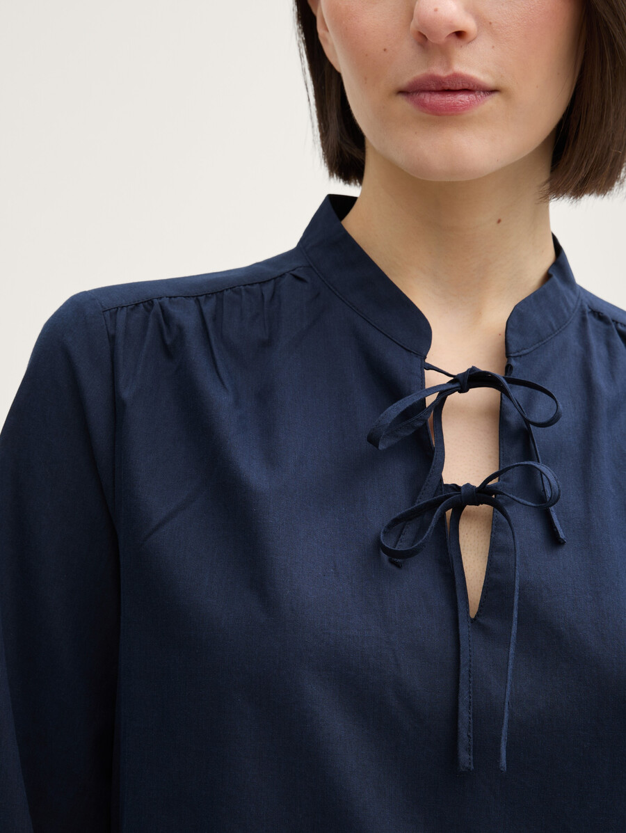 robe à détails lacés
