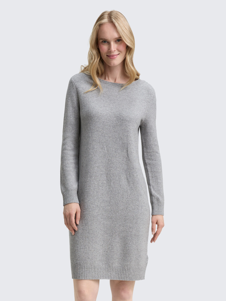 robe tricotée à encolure bateau