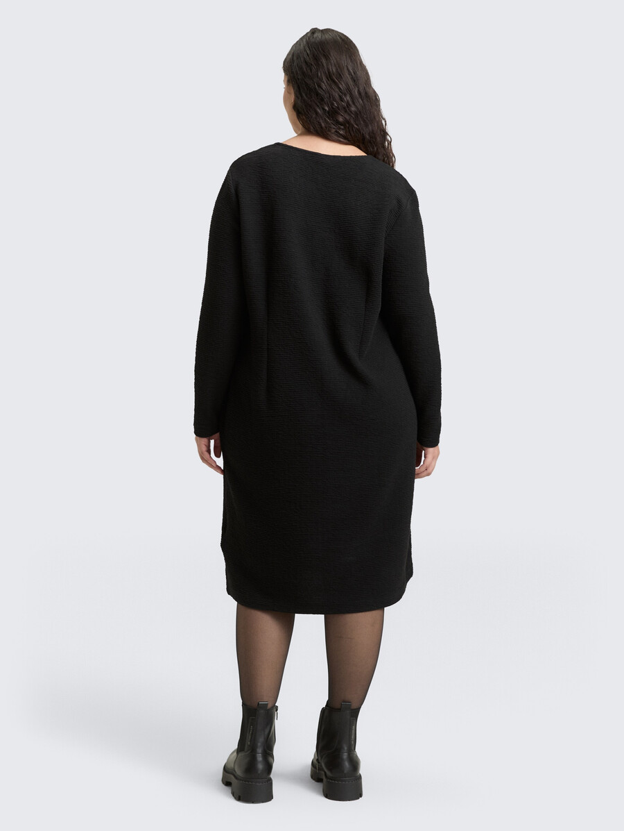 robe grande taille à effet pailleté