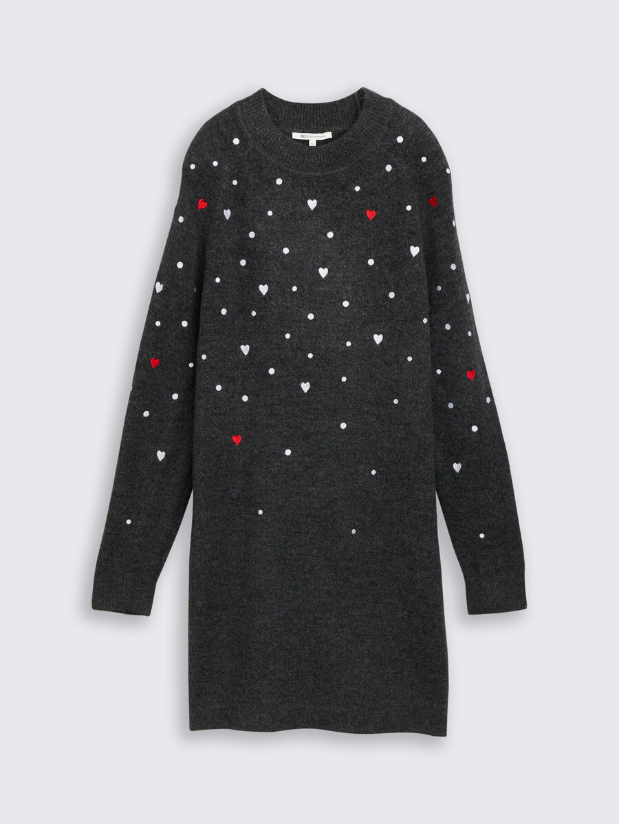 robe courte à broderies en forme de cœur