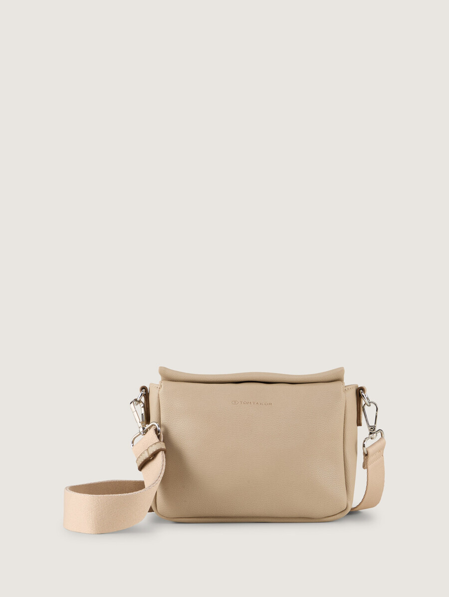 sac bandoulière ttrella s avec petit rabat et logo en relief