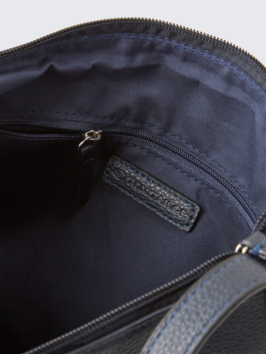 sac bandoulière ttamarea m avec pendentif amovible