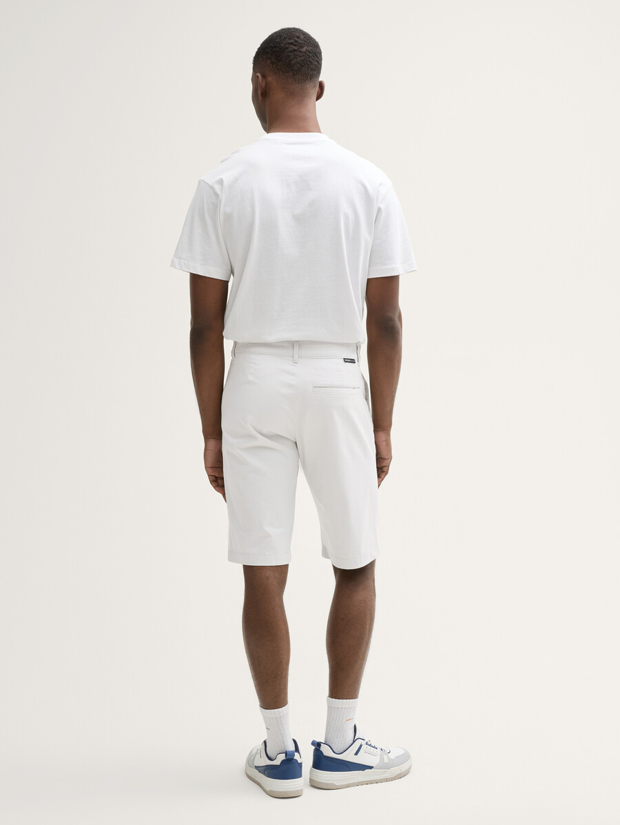 short chino coupe classique