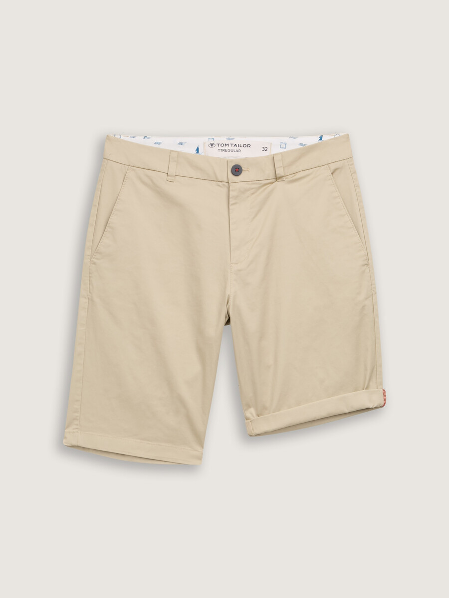 short chino léger et régulier
