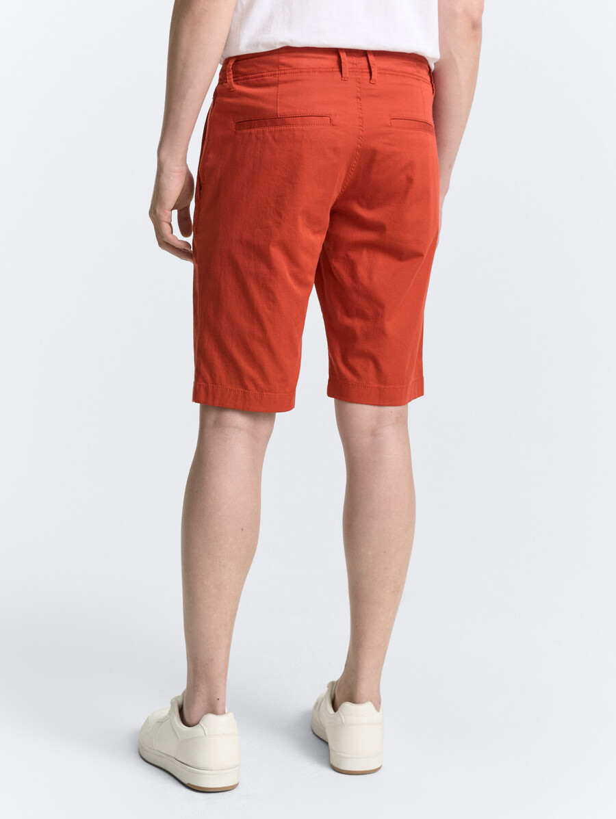short chino léger avec cordon de serrage