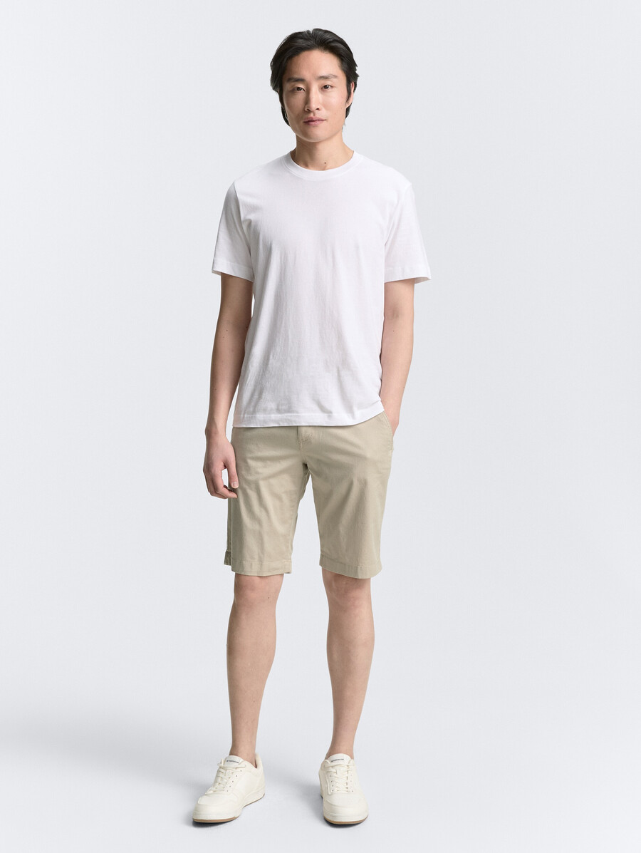 short chino léger avec cordon de serrage