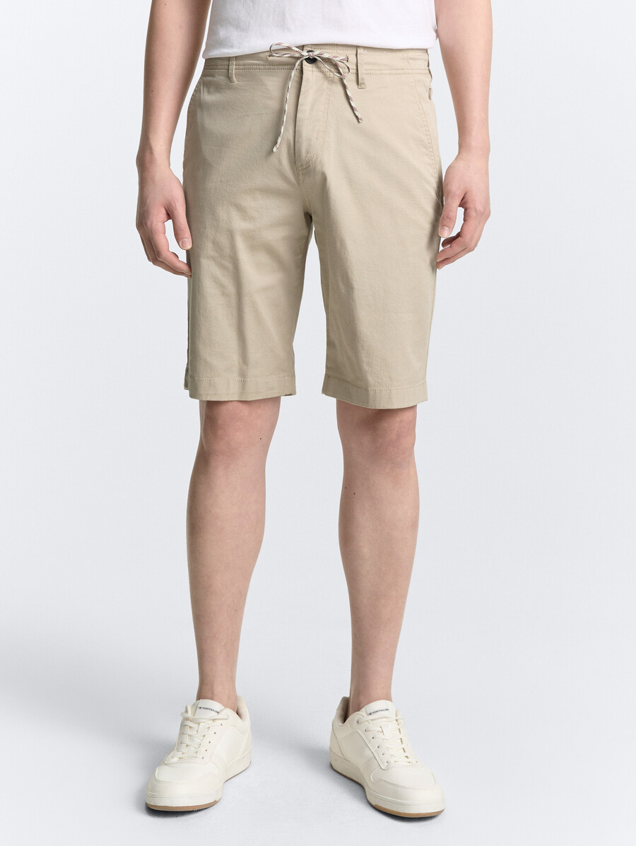 short chino léger avec cordon de serrage