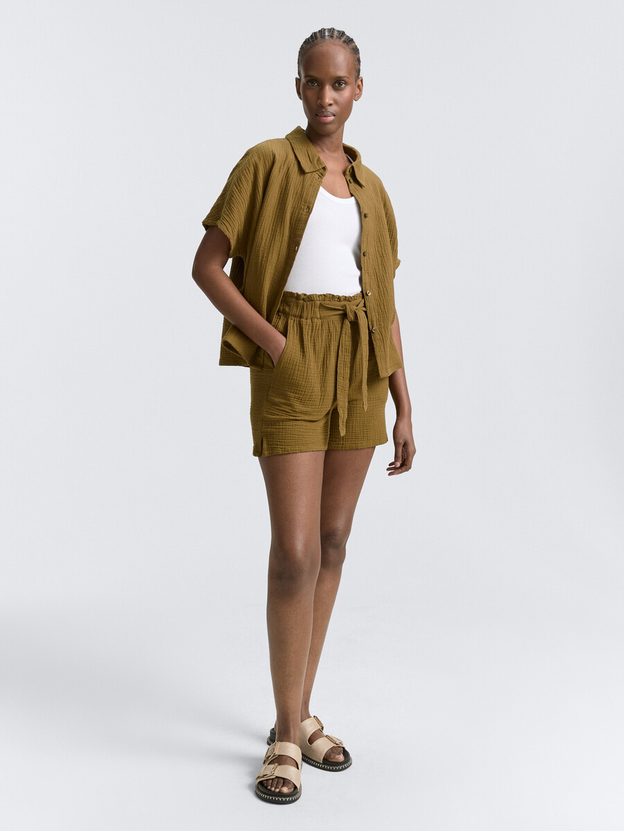 short décontracté en mousseline