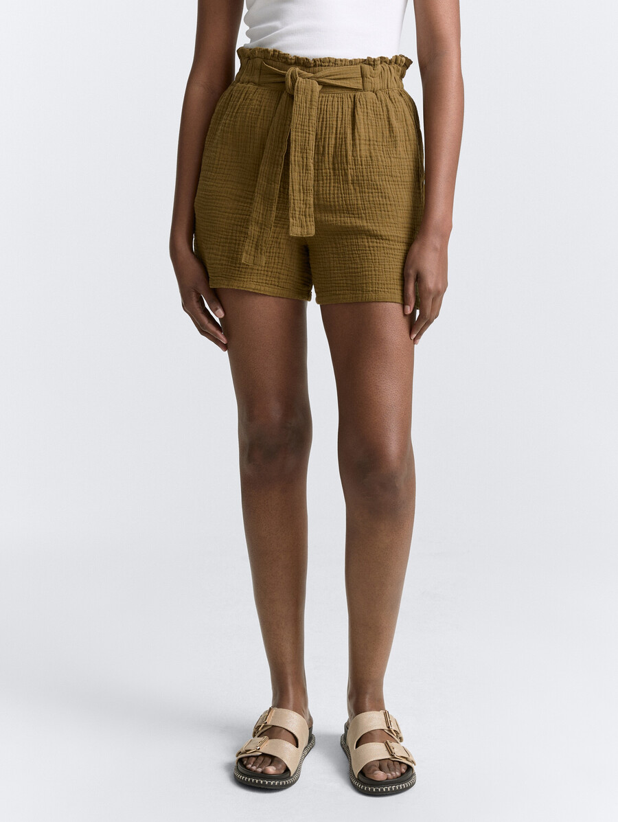 short décontracté en mousseline
