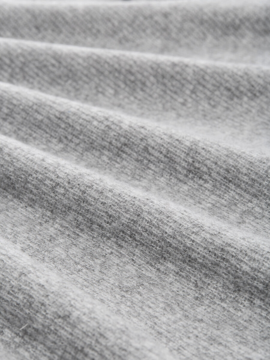 sweat-shirt doux au toucher avec détails de boutons