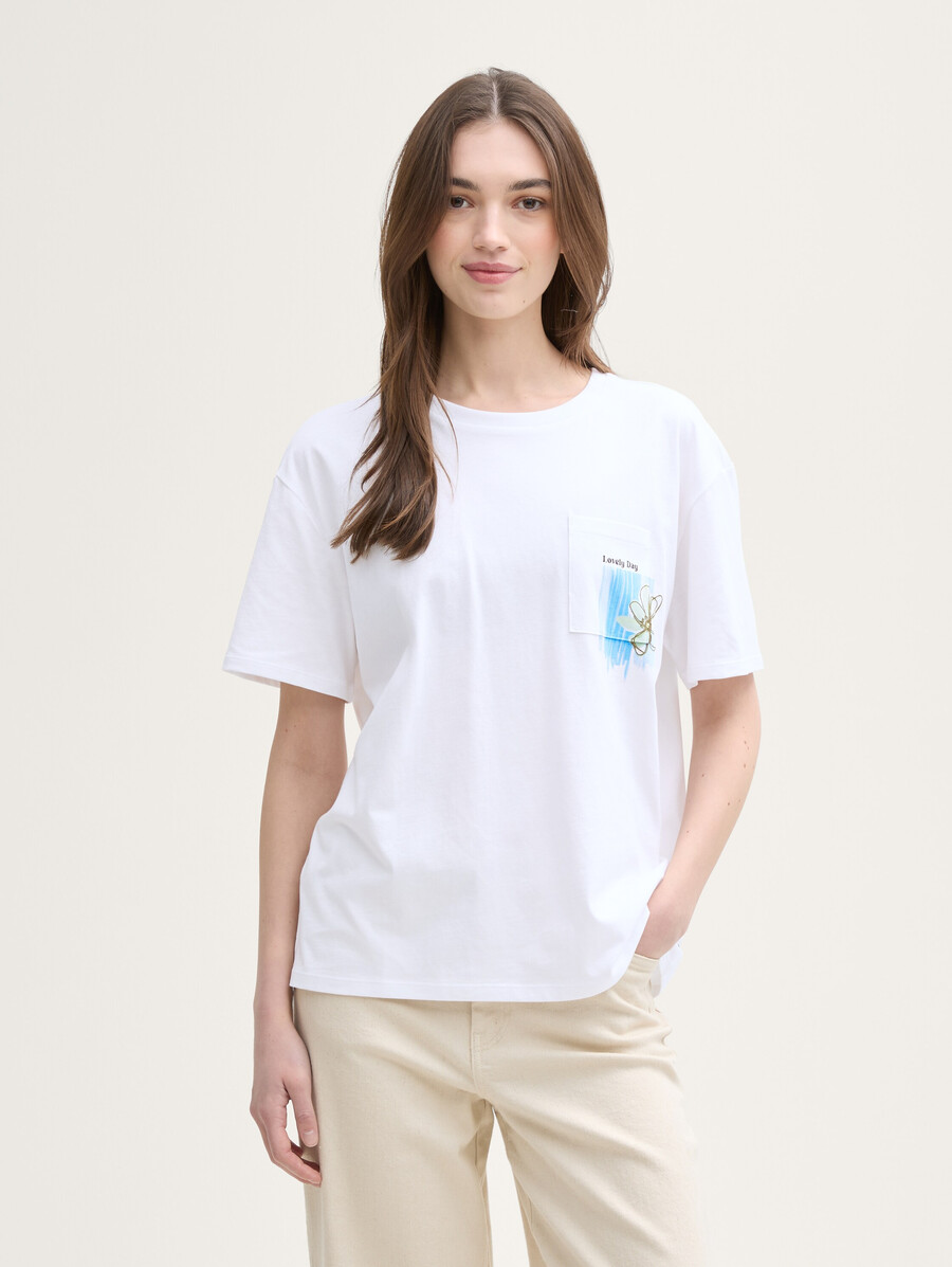 t-shirt avec poche poitrine