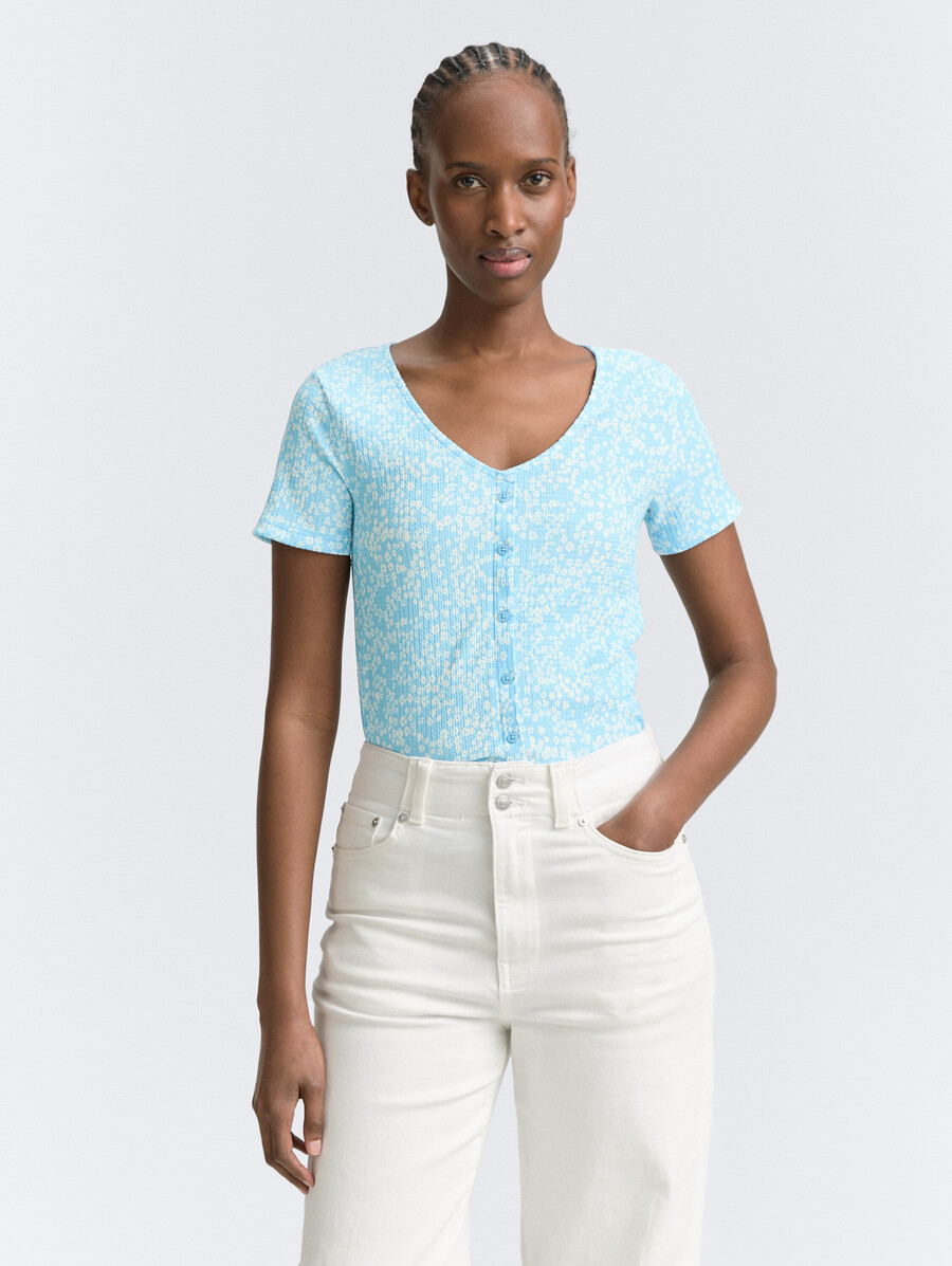 t-shirt à patte de boutonnage décorative