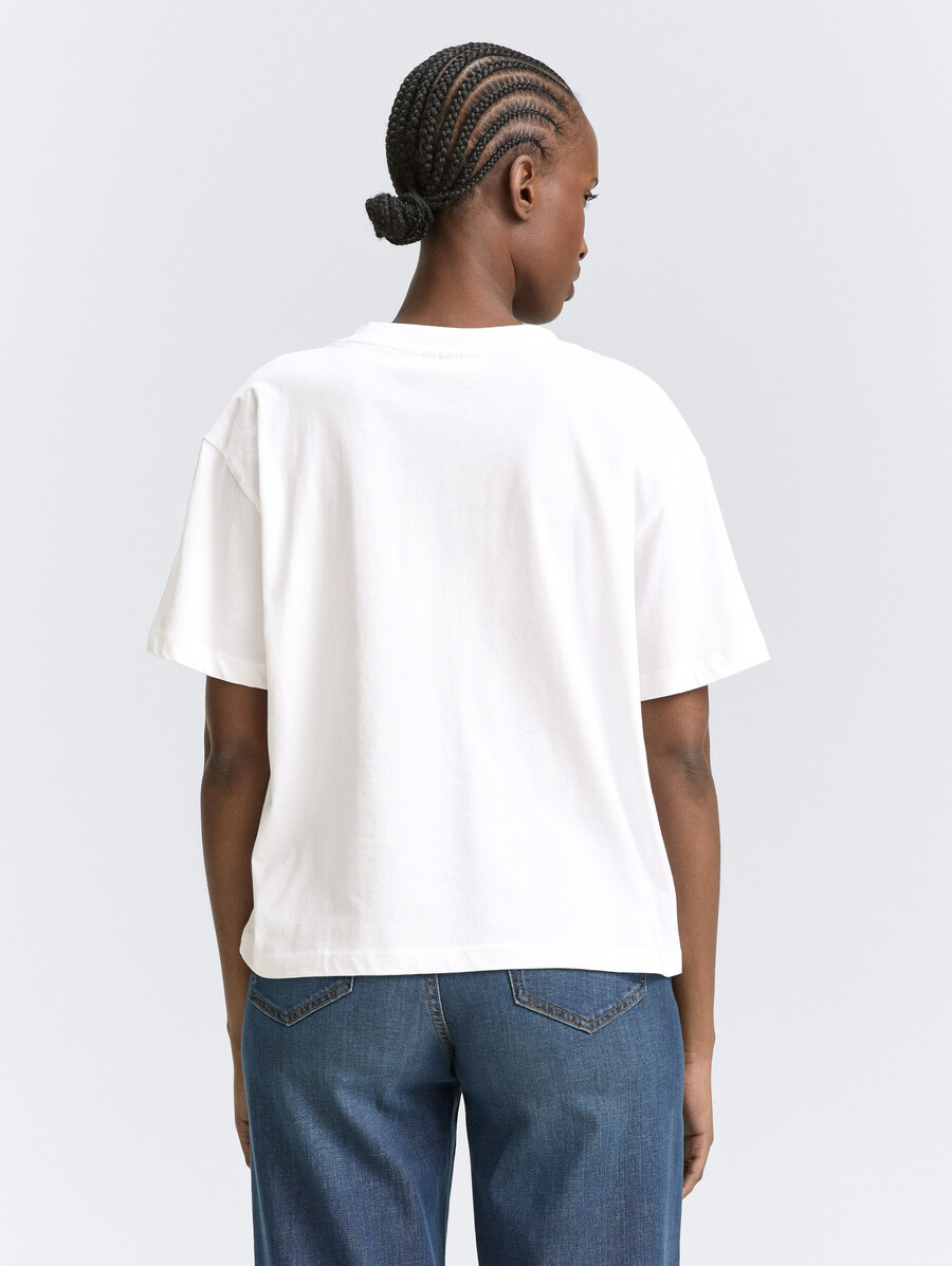 t-shirt à coupe carrée et col en v