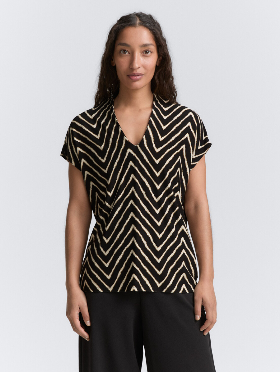 t-shirt à col en v