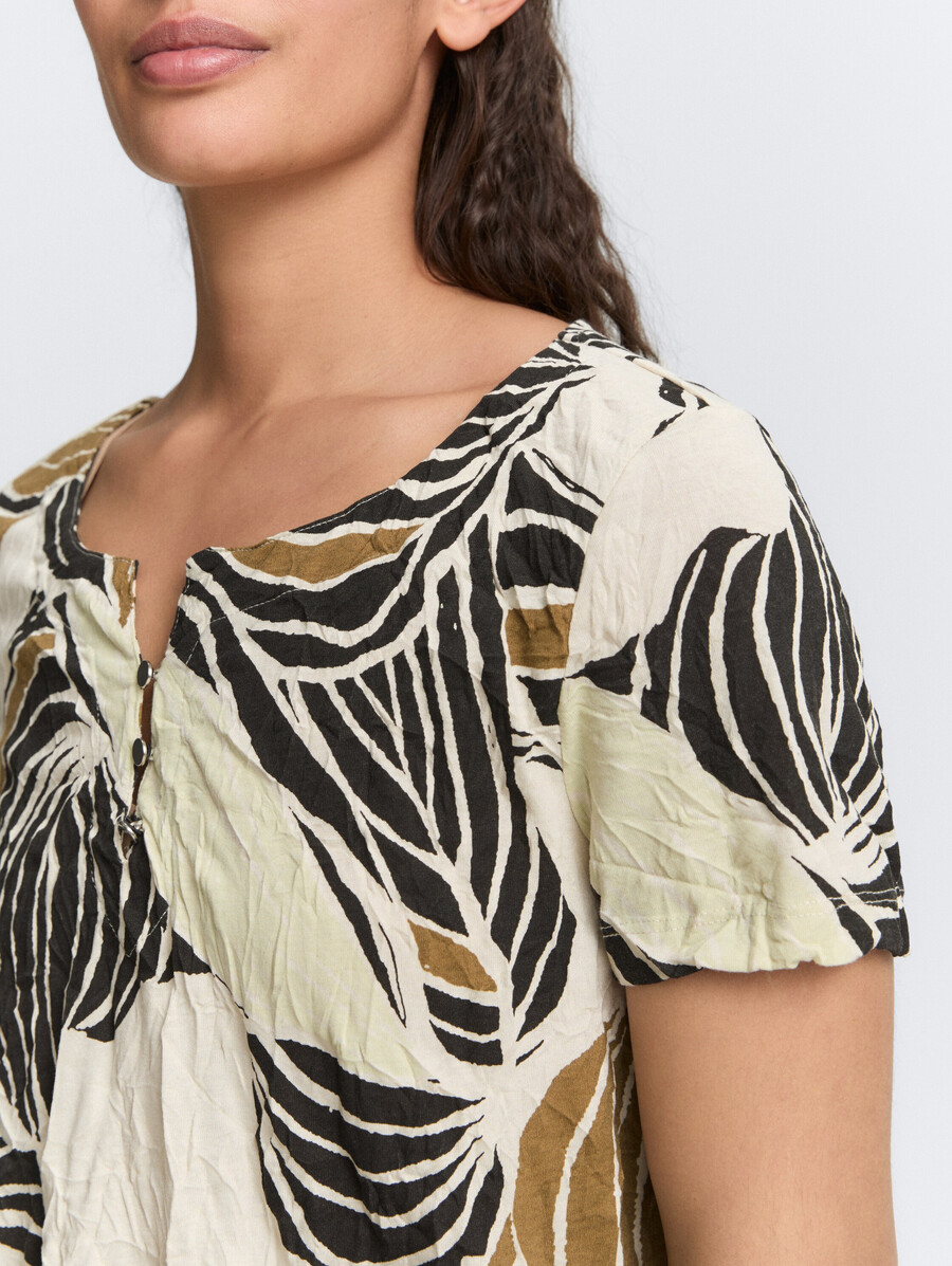 t-shirt froissé à motifs