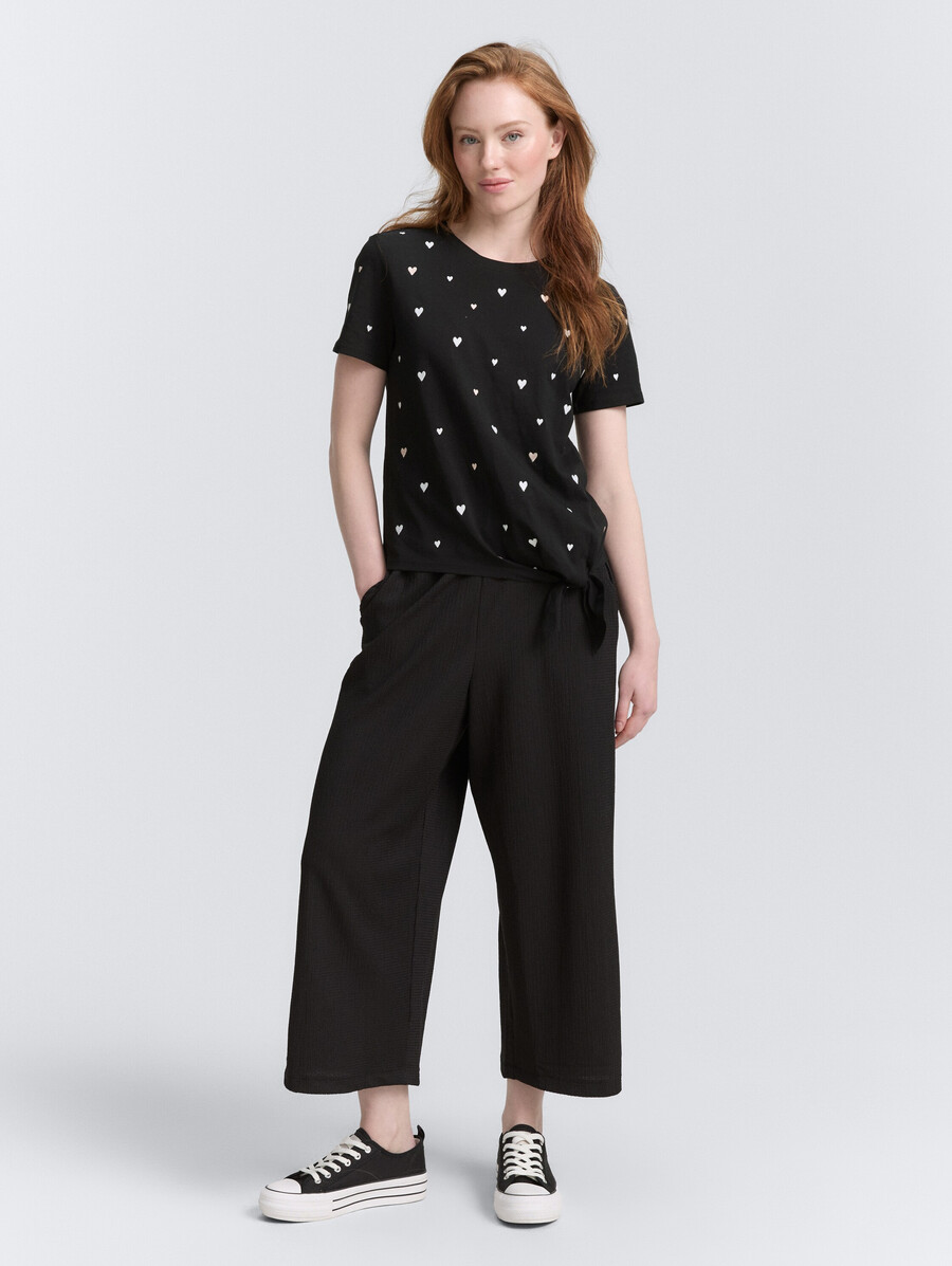 t-shirt avec broderie en forme de cœur