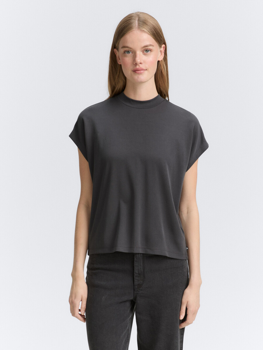 t-shirt à manches chauve-souris