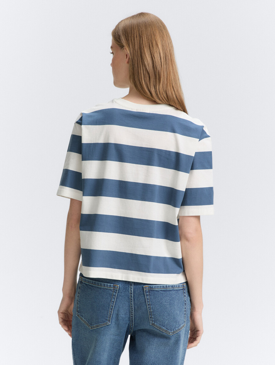 t-shirt à coupe carrée et à rayures