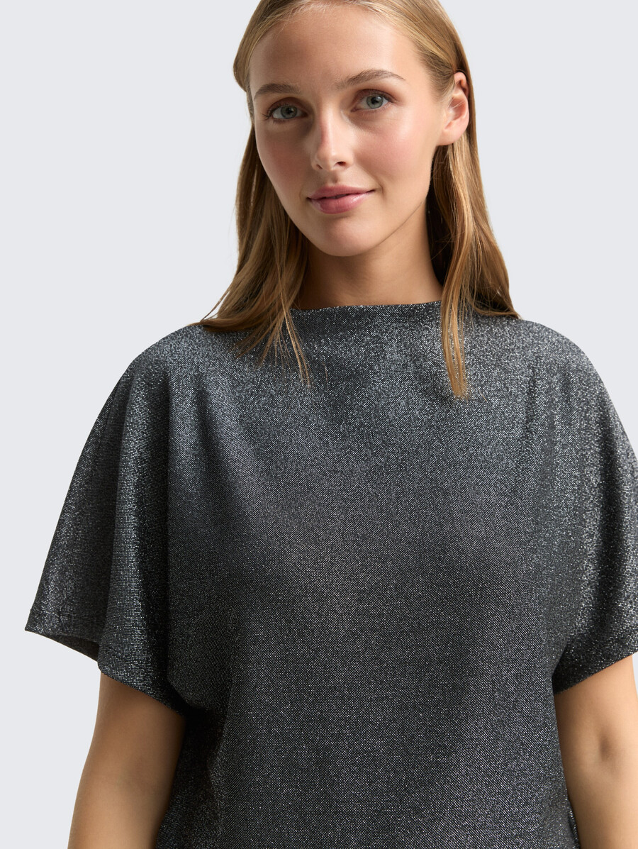 t-shirt à paillettes avec manches chauve-souris