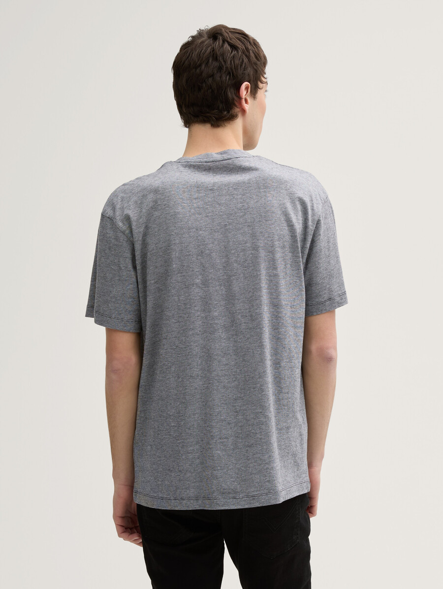 t-shirt coupe décontractée avec poche poitrine