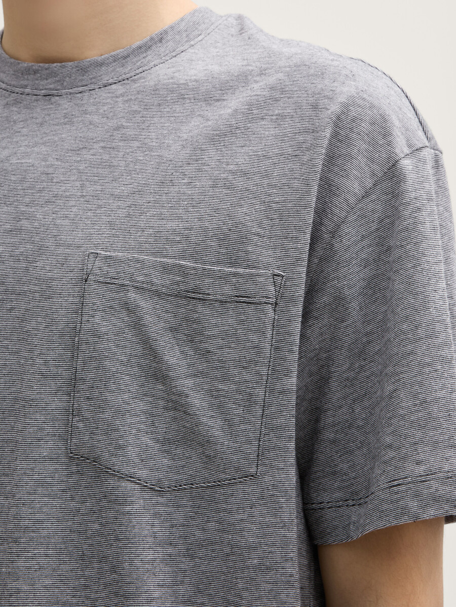 t-shirt coupe décontractée avec poche poitrine