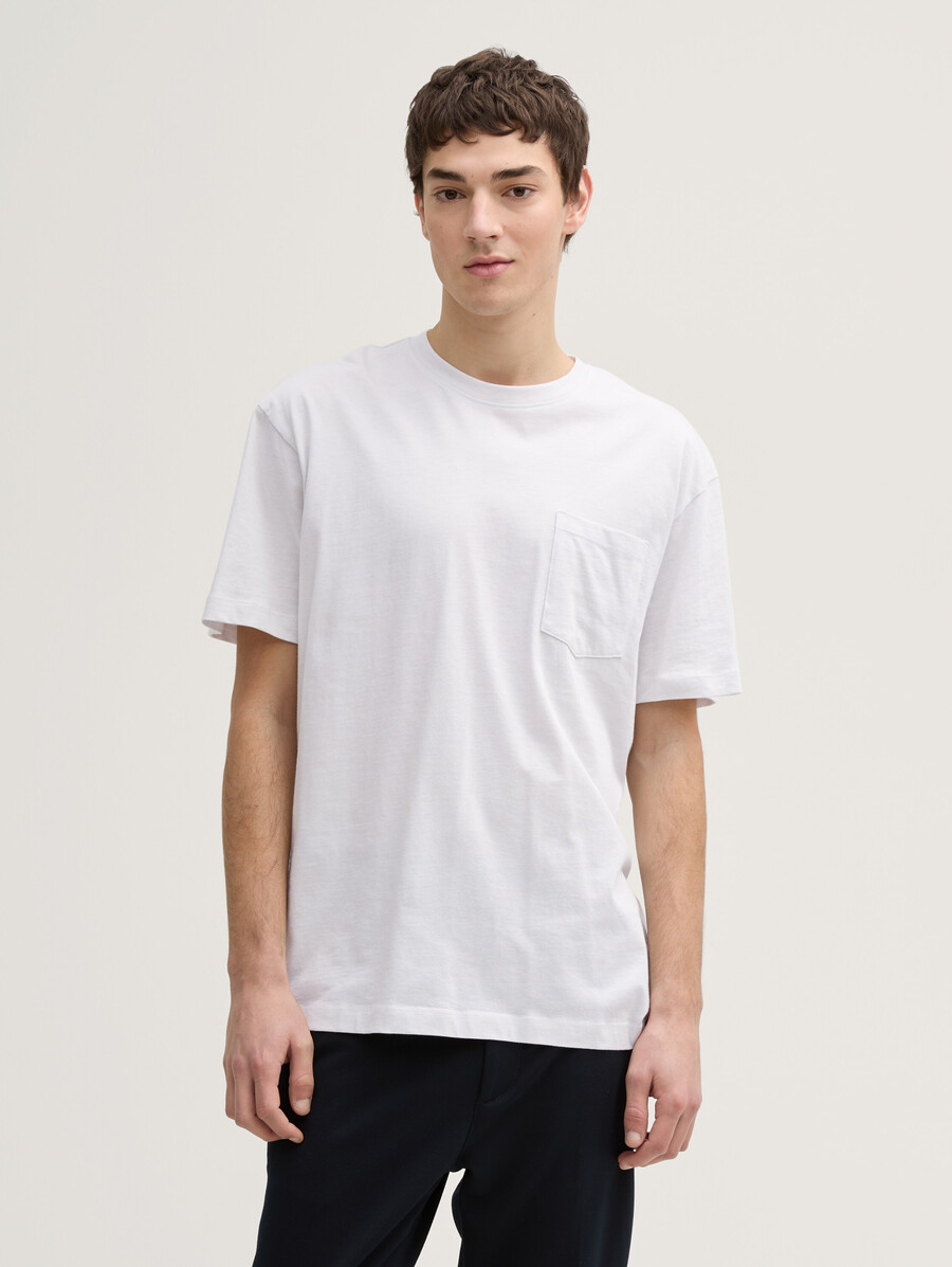 t-shirt coupe décontractée avec poche poitrine