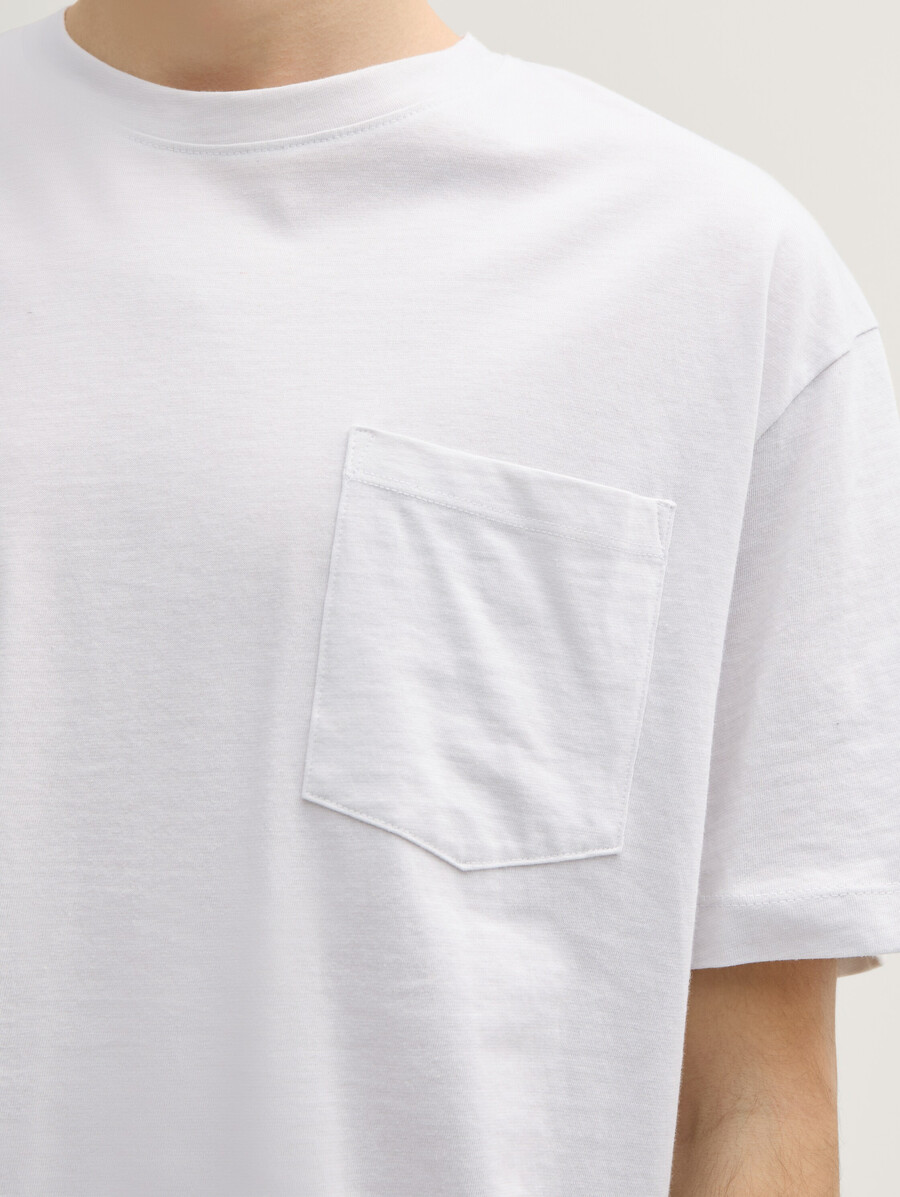 t-shirt coupe décontractée avec poche poitrine