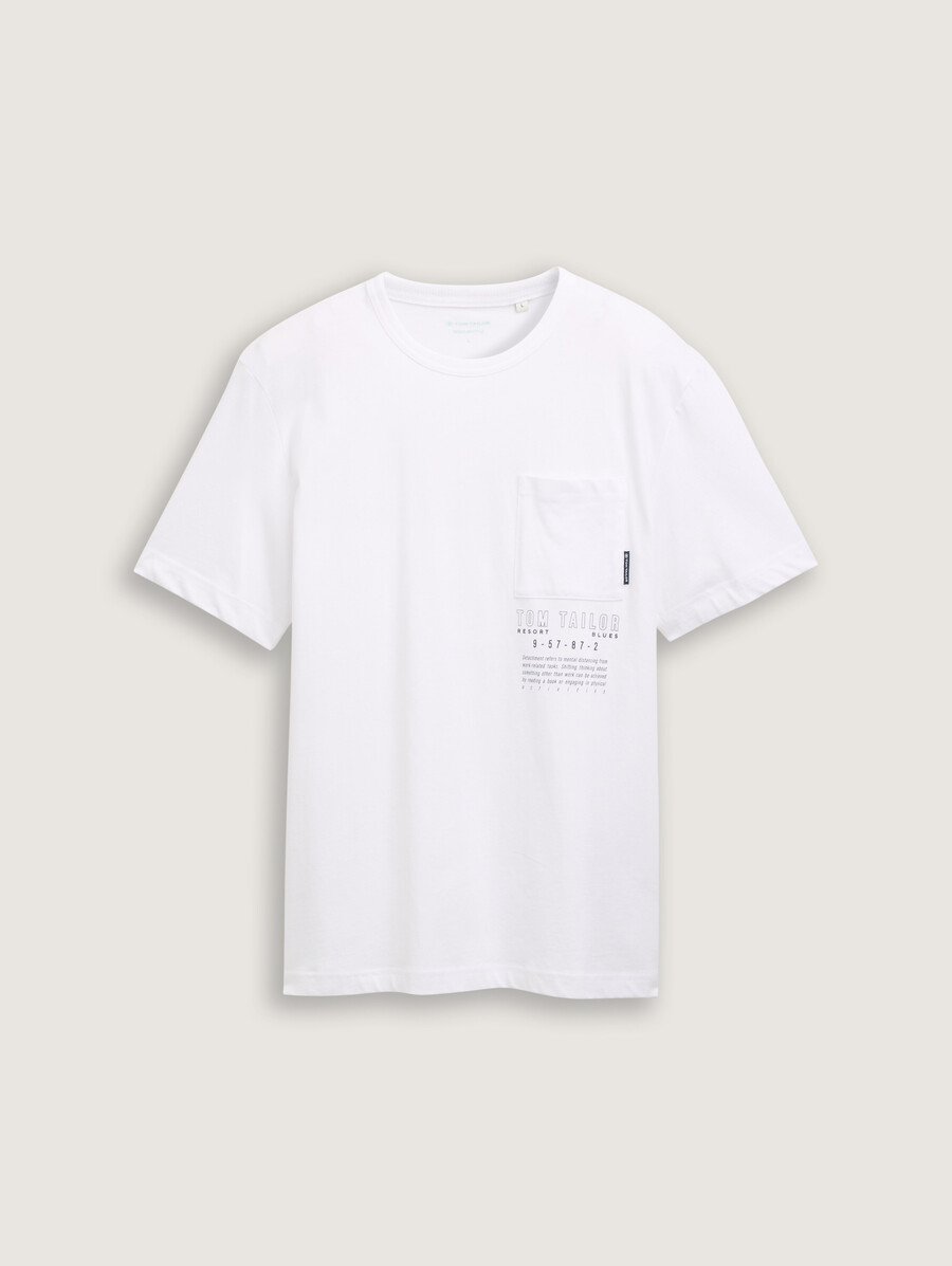 t-shirt avec poche poitrine