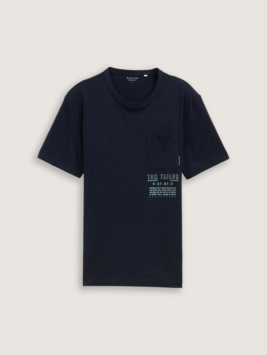 t-shirt avec poche poitrine