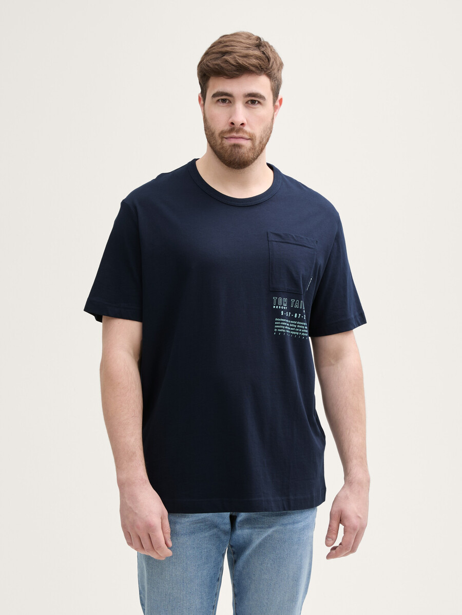 t-shirt grande taille avec poche poitrine