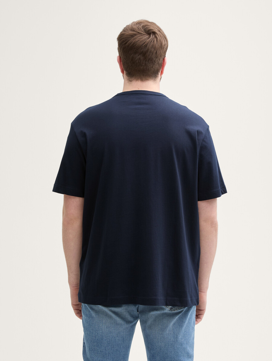 t-shirt grande taille avec poche poitrine