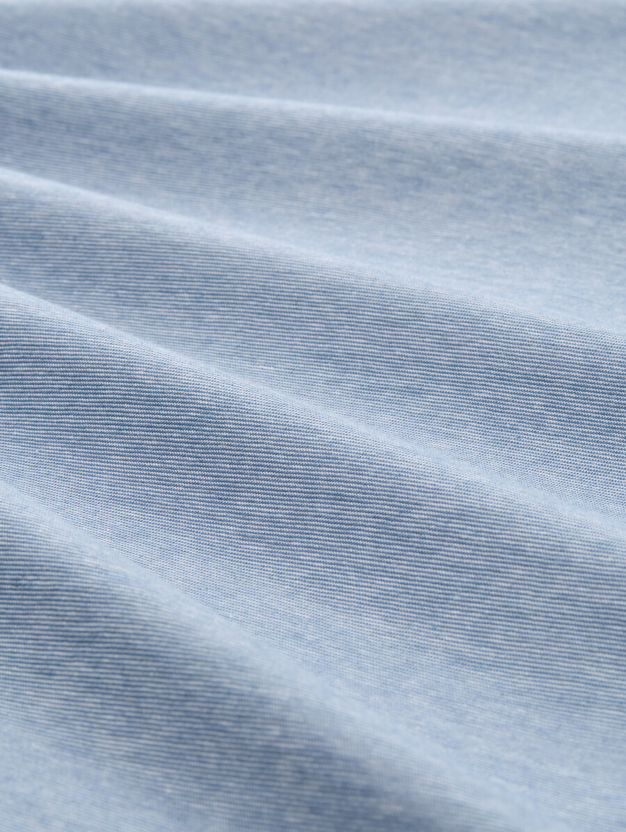t-shirt avec poche poitrine