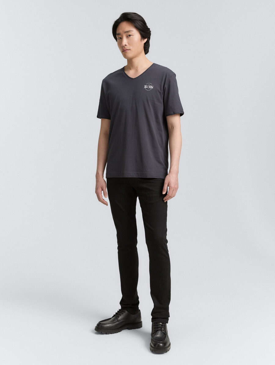 t-shirt à col en v