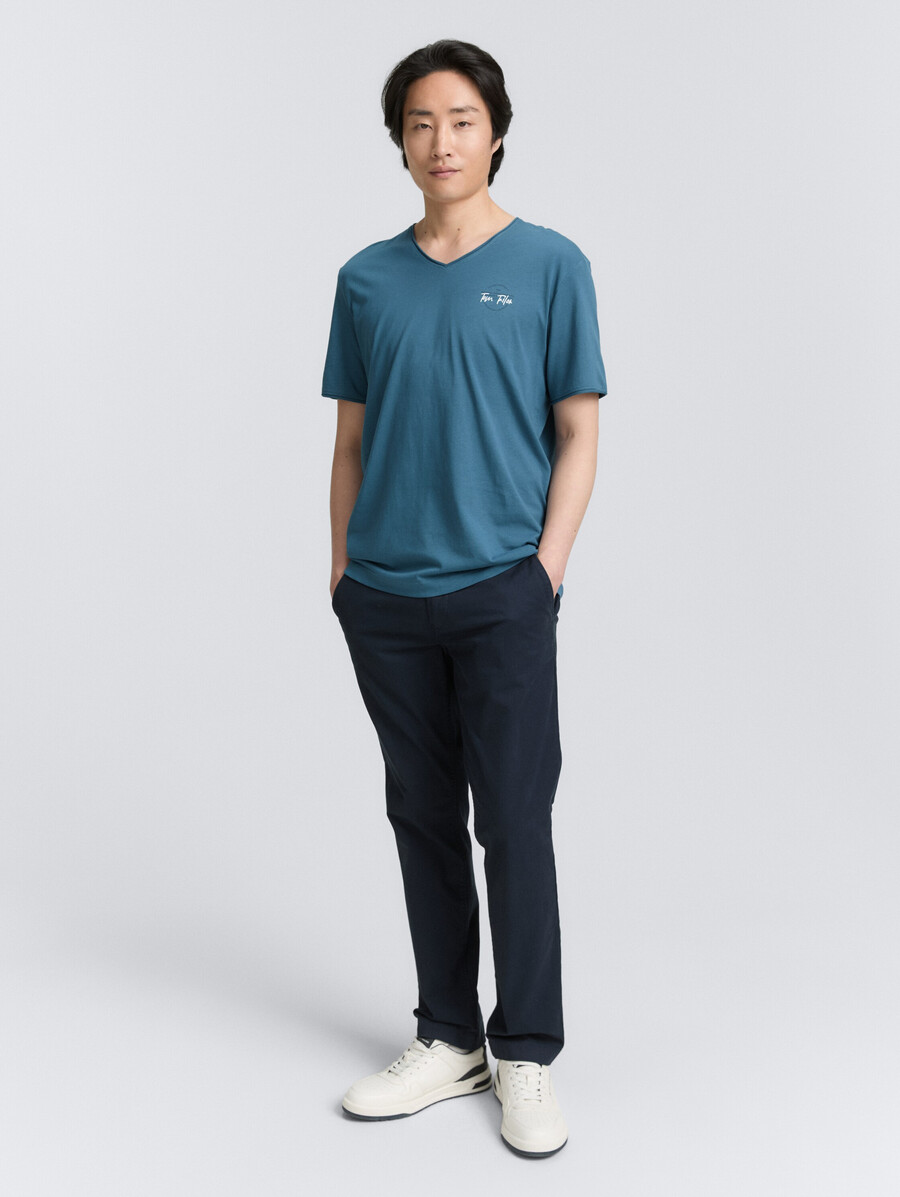 t-shirt à col en v