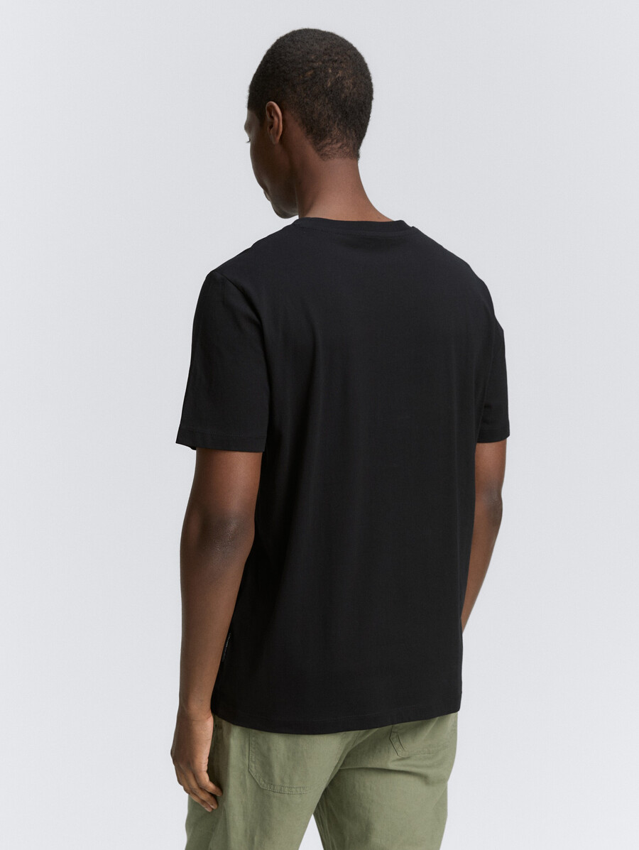 t-shirt basique de couleurs unies