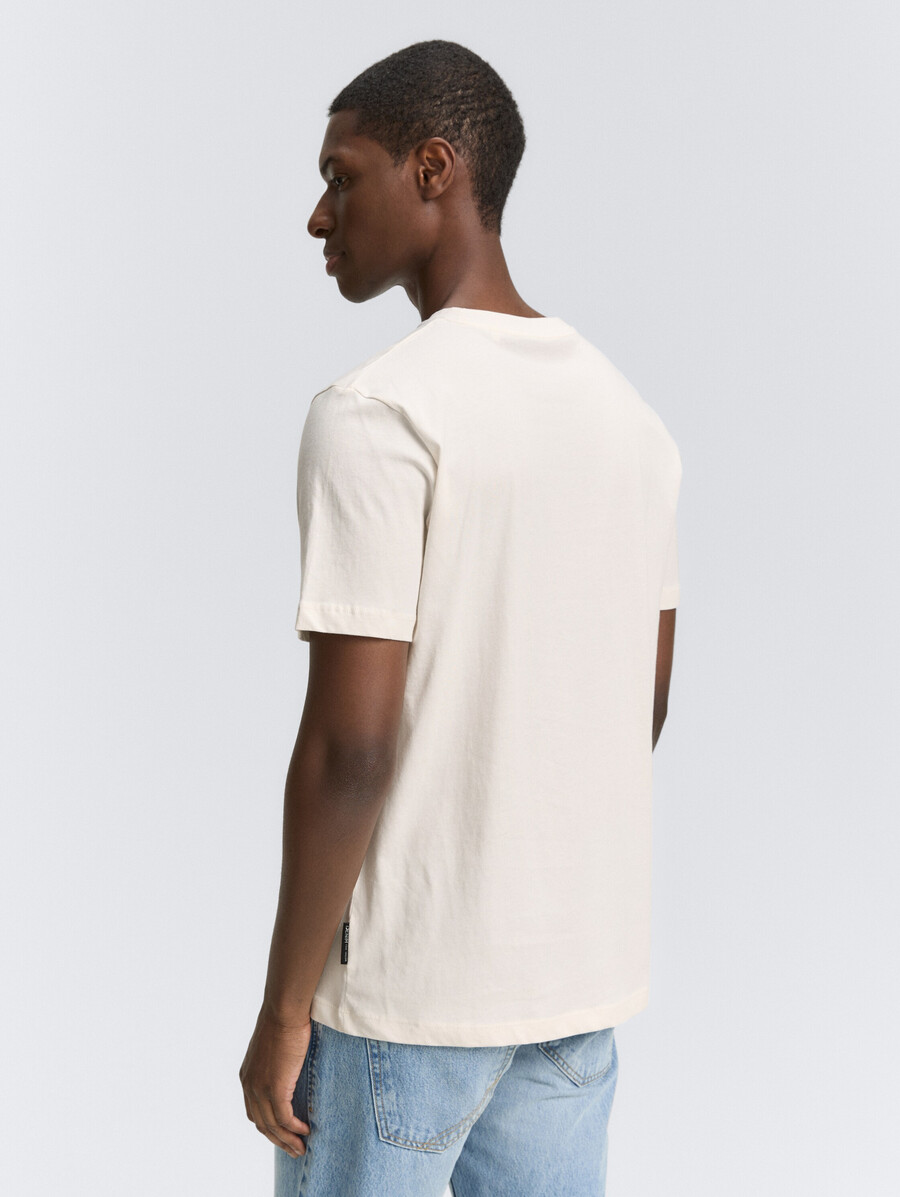 t-shirt basique de couleurs unies