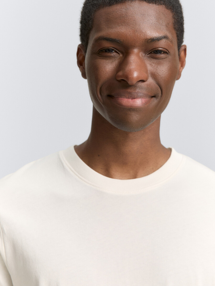 t-shirt basique de couleurs unies