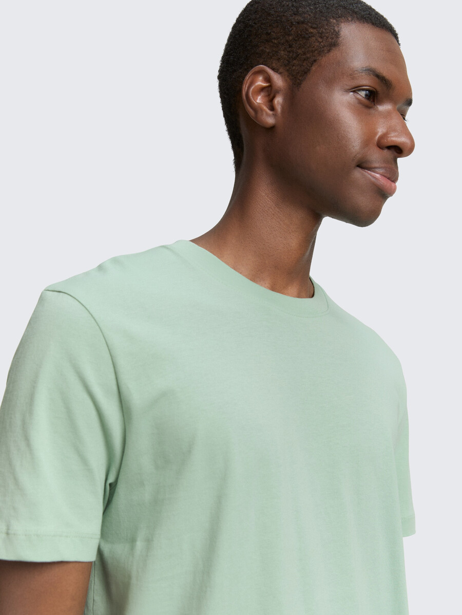 t-shirt basique de couleurs unies
