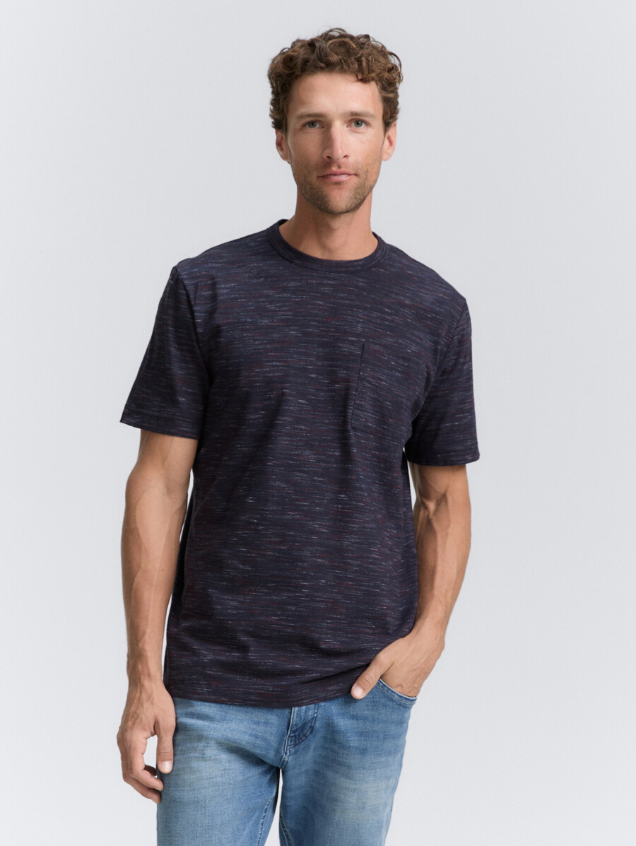 t-shirt à laspect chiné avec poche poitrine